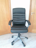 Executive Office Chair Swivel Chair with Padded armrests Black